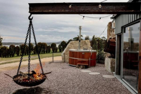 Humbug Views - Bunk House & Hot Tub!